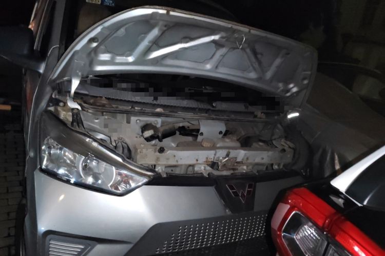 Used Wuling EV50 2020 All-Electric Van Logistics Vehicle with Ningde-Heated Battery Engine Bay