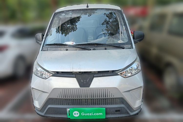 Used Wuling EV50 2020 Pure Electric Van Logistics Vehicle – Penghui Non-Heated Battery Front