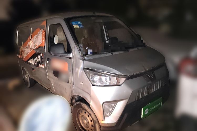 Used Wuling EV50 2020 All-Electric Van Logistics Vehicle with Ningde-Heated Battery Front Right 45 Deg