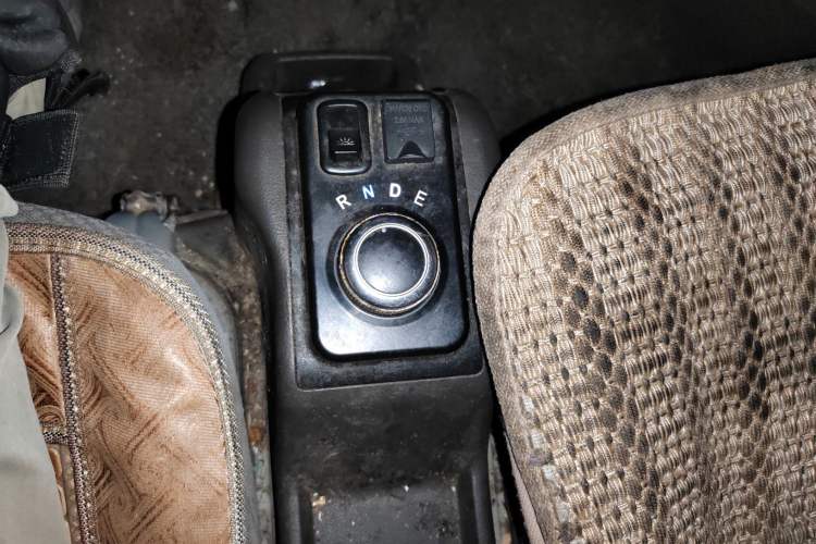 Used Wuling EV50 2020 All-Electric Van Logistics Vehicle with Ningde-Heated Battery Gear Lever