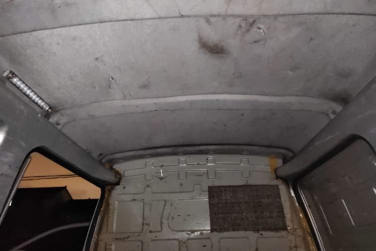 Used Wuling EV50 2020 All-Electric Van Logistics Vehicle with Ningde-Heated Battery Headliner