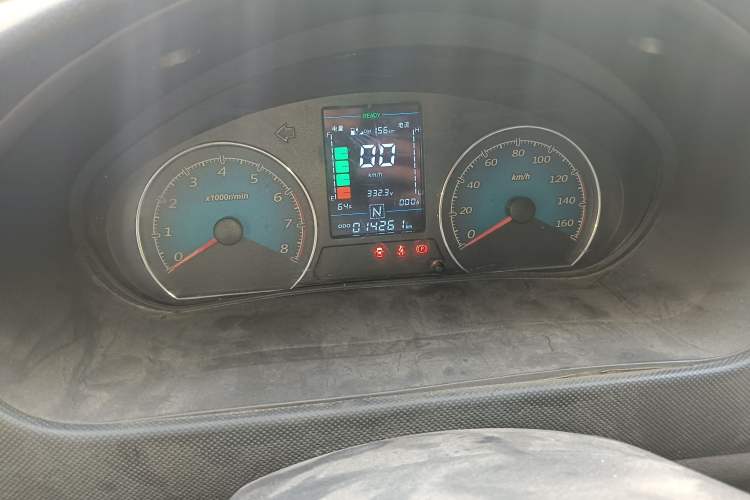 Used Wuling EV50 2020 Pure Electric Van Logistics Vehicle – Penghui Non-Heated Battery Odometer Close Up