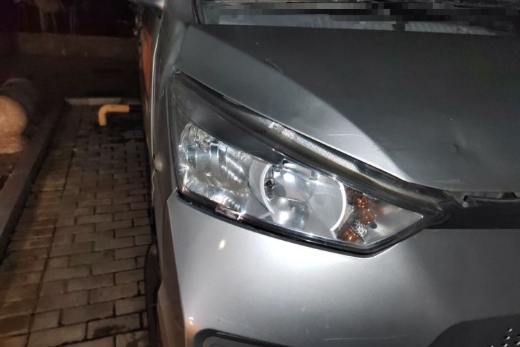 Used Wuling EV50 2020 All-Electric Van Logistics Vehicle with Ningde-Heated Battery Right Front Headlight