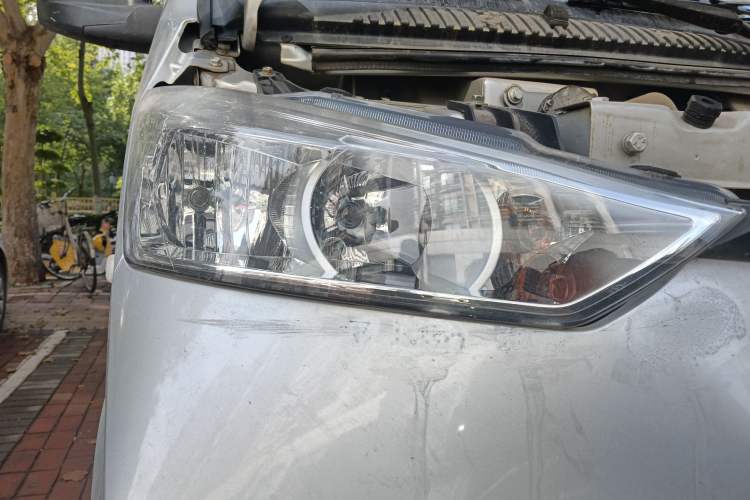 Used Wuling EV50 2020 Pure Electric Van Logistics Vehicle – Penghui Non-Heated Battery Right Front Headlight