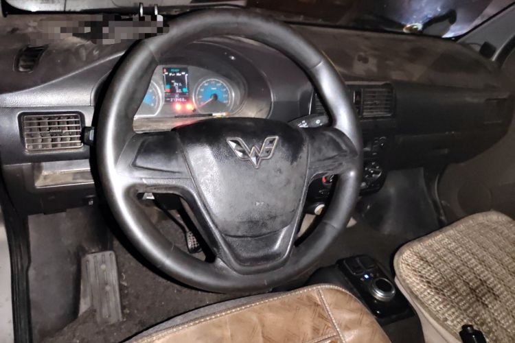 Used Wuling EV50 2020 All-Electric Van Logistics Vehicle with Ningde-Heated Battery Steering Wheel