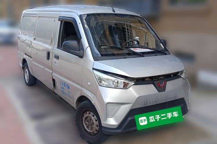 Used Wuling EV50 2020 Pure Electric Van Logistics Vehicle – Penghui Non-Heated Battery Front Right 45 Deg