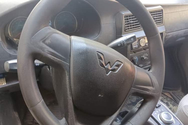 Used Wuling EV50 2020 Pure Electric Van Logistics Vehicle – Penghui Non-Heated Battery Steering Wheel