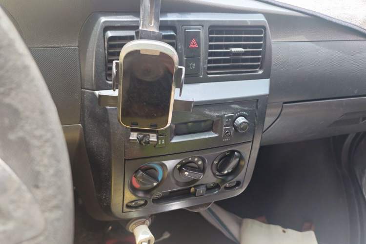 Used Wuling EV50 2020 Pure Electric Van Logistics Vehicle – Penghui Non-Heated Battery Audio And AC Panel