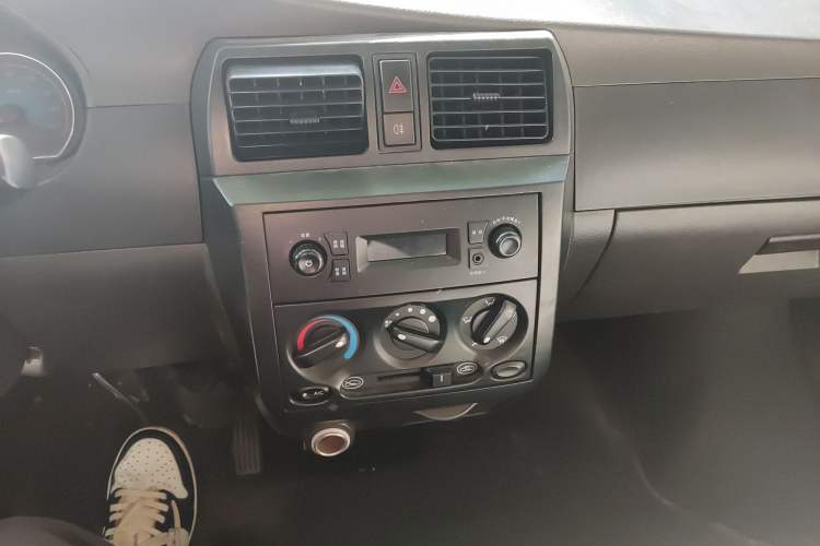Used Wuling EV50 2020 Pure Electric Van Logistics Vehicle – Penghui Non-Heated Battery Audio And AC Panel