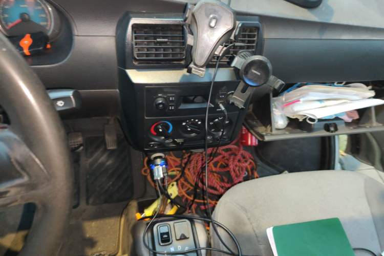 Used Wuling EV50 2020 All-Electric Van Logistics Vehicle with Ningde-Heated Battery Audio And AC Panel
