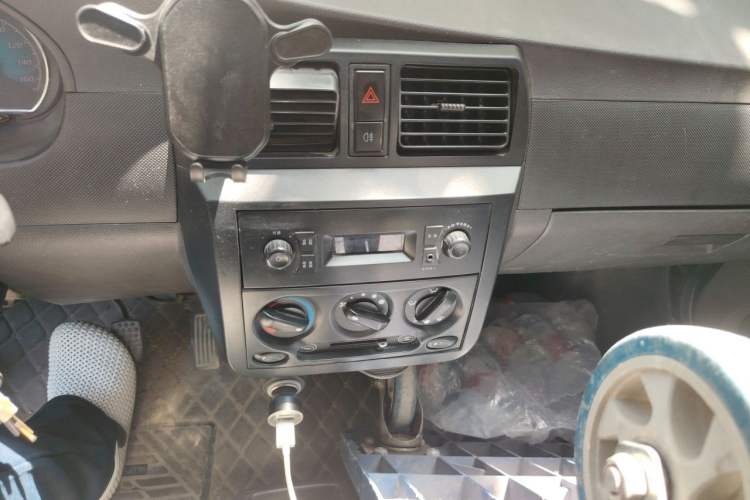 Used Wuling EV50 2020 Pure Electric Van Logistics Vehicle – Penghui Non-Heated Battery Audio And AC Panel