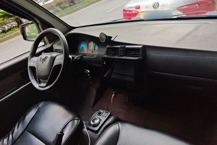 Used Wuling EV50 2020 Pure Electric Van Logistics Vehicle – Penghui Non-Heated Battery Center Console