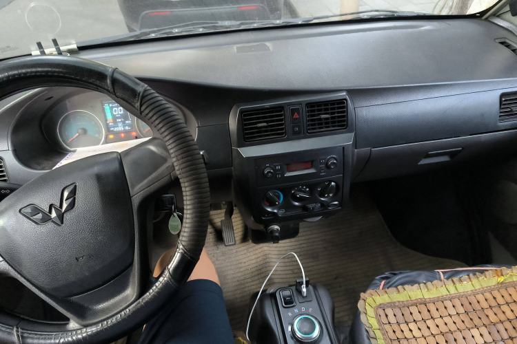 Used Wuling EV50 2020 Pure Electric Van Logistics Vehicle – Penghui Non-Heated Battery Center Console