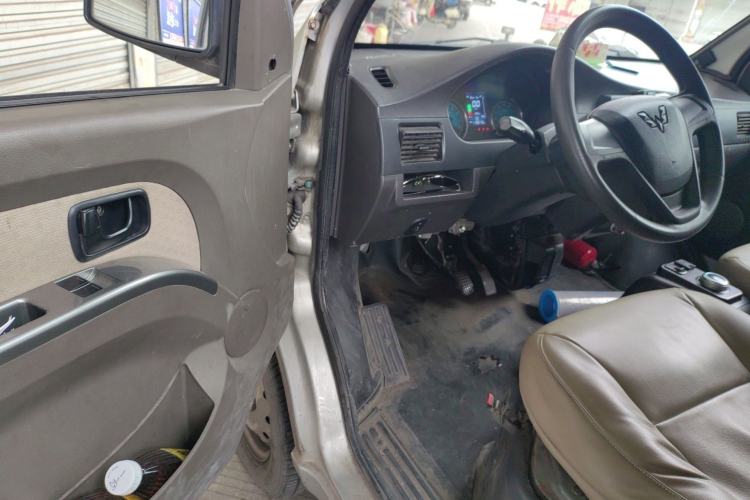 Used Wuling EV50 2020 Pure Electric Van Logistics Vehicle – Penghui Non-Heated Battery Driver Seat