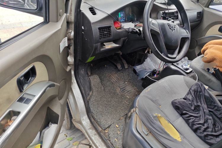 Used Wuling EV50 2020 Pure Electric Van Logistics Vehicle – Penghui Non-Heated Battery Driver Seat