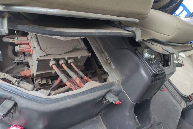 Used Wuling EV50 2020 Pure Electric Van Logistics Vehicle – Penghui Non-Heated Battery Engine Bay