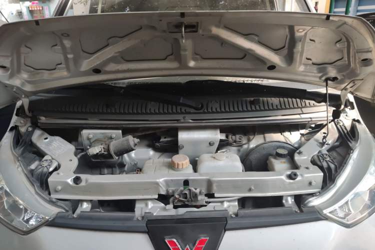 Used Wuling EV50 2020 Pure Electric Van Logistics Vehicle – Penghui Non-Heated Battery Engine Bay