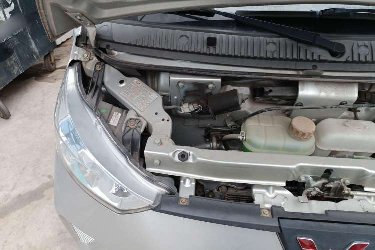 Used Wuling EV50 2020 All-Electric 5-Seater Version Ningde Heated Battery Engine Bay Right
