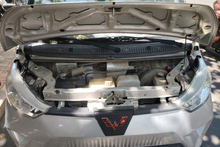 Used Wuling EV50 2020 Pure Electric Van Logistics Vehicle – Penghui Non-Heated Battery Engine Bay
