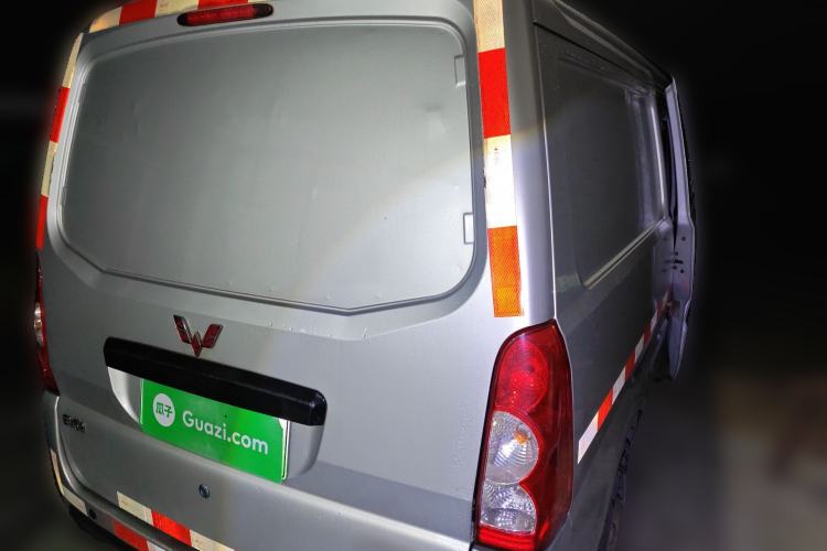 Used Wuling EV50 2020 All-Electric Van Logistics Vehicle with Ningde-Heated Battery Exterior 5