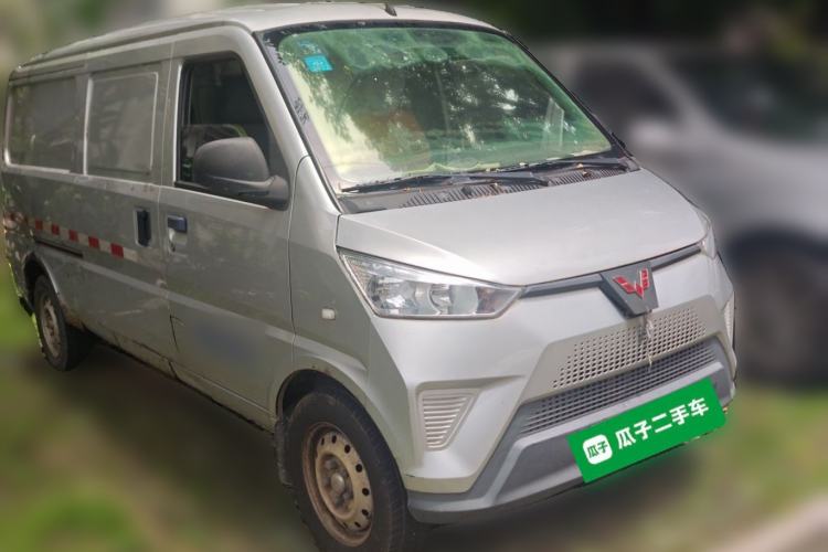 Used Wuling EV50 2020 Pure Electric Van Logistics Vehicle – Penghui Non-Heated Battery Front Right 45 Deg
