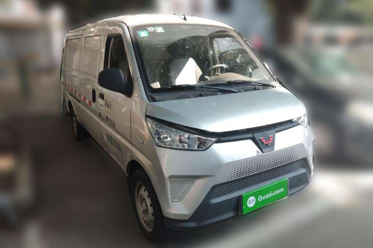 Used Wuling EV50 2020 Pure Electric Van Logistics Vehicle – Penghui Non-Heated Battery Front Right 45 Deg