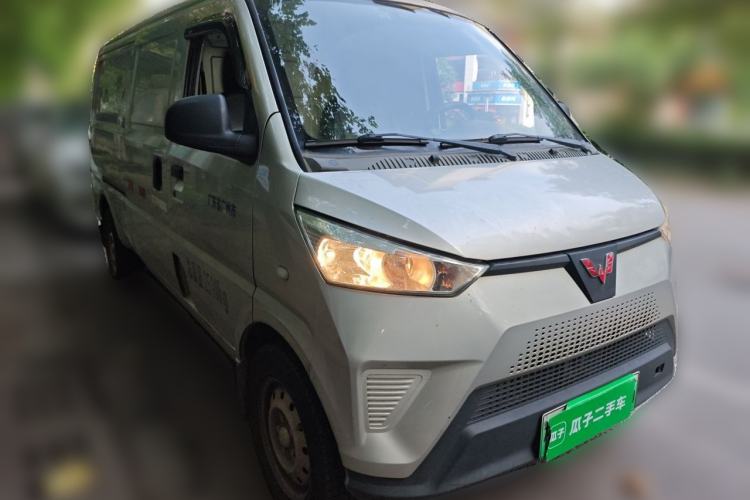 Used Wuling EV50 2020 Pure Electric Van Logistics Vehicle – Penghui Non-Heated Battery Front Right 45 Deg