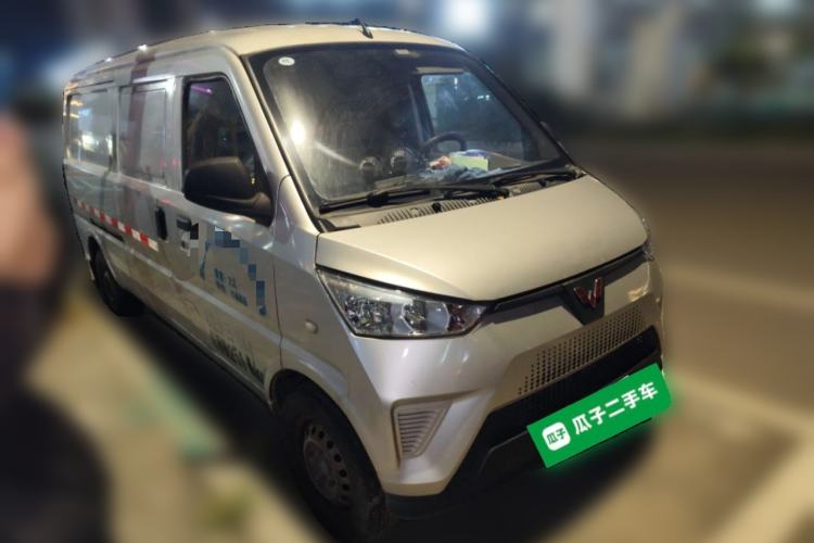 Used Wuling EV50 2020 All-Electric Van Logistics Vehicle with Ningde-Heated Battery Front Right 45 Deg