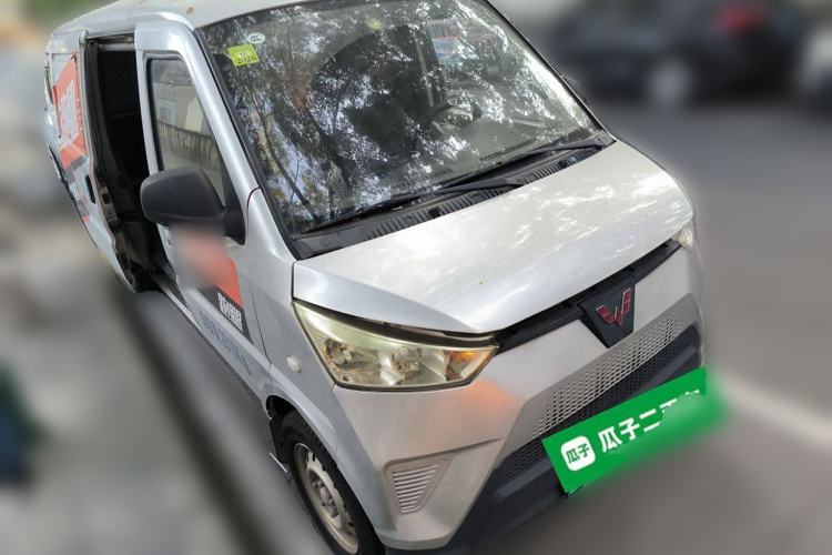 Used Wuling EV50 2020 Pure Electric Van Logistics Vehicle – Penghui Non-Heated Battery Front Right 45 Deg