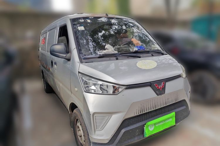Used Wuling EV50 2020 Pure Electric Van Logistics Vehicle – Penghui Non-Heated Battery Front Right 45 Deg