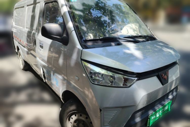 Used Wuling EV50 2020 Pure Electric Van Logistics Vehicle – Penghui Non-Heated Battery Front Right 45 Deg