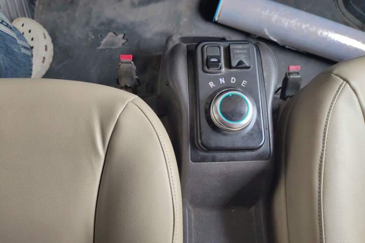 Used Wuling EV50 2020 Pure Electric Van Logistics Vehicle – Penghui Non-Heated Battery Gear Lever