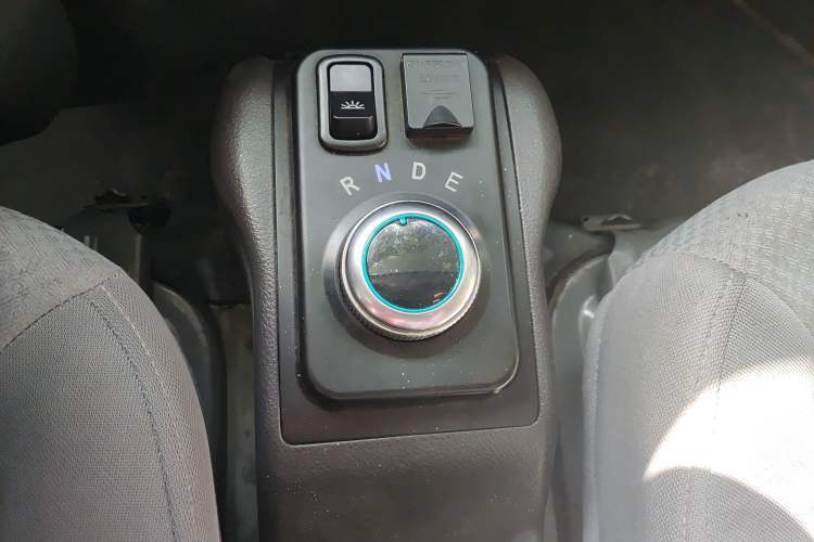 Used Wuling EV50 2020 Pure Electric Van Logistics Vehicle – Penghui Non-Heated Battery Gear Lever