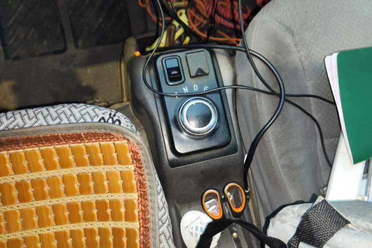 Used Wuling EV50 2020 All-Electric Van Logistics Vehicle with Ningde-Heated Battery Gear Lever