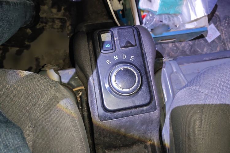 Used Wuling EV50 2020 All-Electric Van Logistics Vehicle with Ningde-Heated Battery Gear Lever