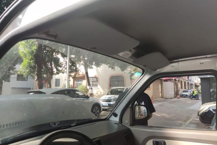 Used Wuling EV50 2020 Pure Electric Van Logistics Vehicle – Penghui Non-Heated Battery Headliner