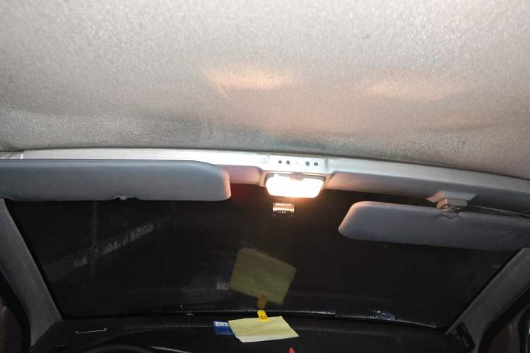 Used Wuling EV50 2020 All-Electric Van Logistics Vehicle with Ningde-Heated Battery Headliner