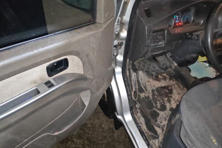 Used Wuling EV50 2020 All-Electric Van Logistics Vehicle with Ningde-Heated Battery Interior 3