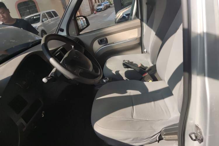 Used Wuling EV50 2020 Pure Electric Van Logistics Vehicle – Penghui Non-Heated Battery Left Front Seat