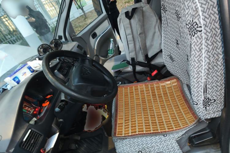 Used Wuling EV50 2020 All-Electric Van Logistics Vehicle with Ningde-Heated Battery Left Front Seat