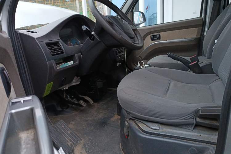 Used Wuling EV50 2020 All-Electric 5-Seater Version Ningde Heated Battery Left Front Seat