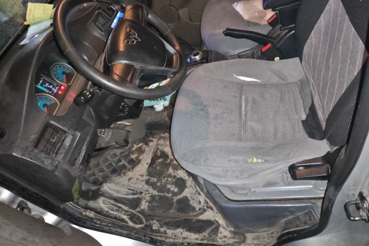Used Wuling EV50 2020 All-Electric Van Logistics Vehicle with Ningde-Heated Battery Left Front Seat