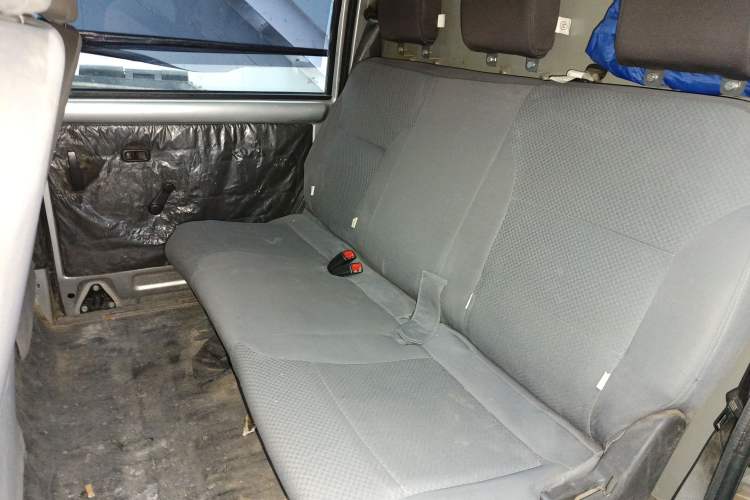 Used Wuling EV50 2020 All-Electric 5-Seater Version Ningde Heated Battery Left Rear Seat
