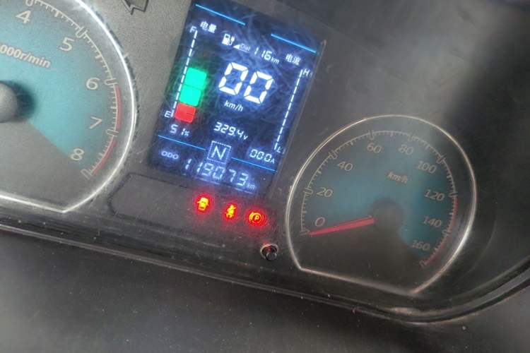 Used Wuling EV50 2020 Pure Electric Van Logistics Vehicle – Penghui Non-Heated Battery Odometer Close Up