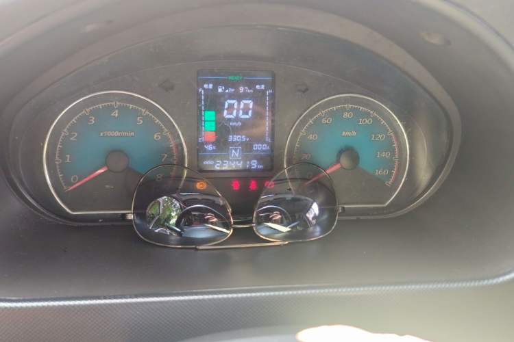 Used Wuling EV50 2020 Pure Electric Van Logistics Vehicle – Penghui Non-Heated Battery Odometer Close Up