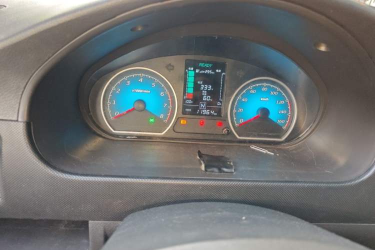 Used Wuling EV50 2020 Pure Electric Van Logistics Vehicle – Penghui Non-Heated Battery Odometer Close Up
