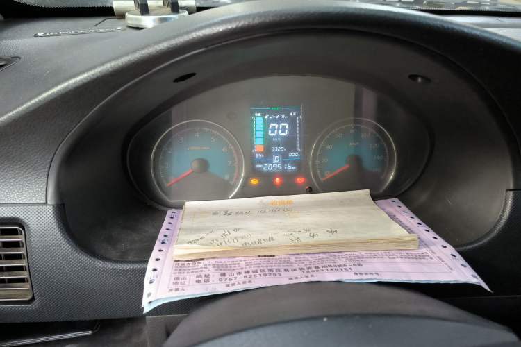 Used Wuling EV50 2020 Pure Electric Van Logistics Vehicle – Penghui Non-Heated Battery Odometer Close Up