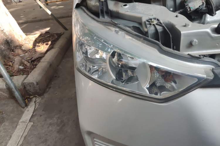 Used Wuling EV50 2020 Pure Electric Van Logistics Vehicle – Penghui Non-Heated Battery Right Front Headlight