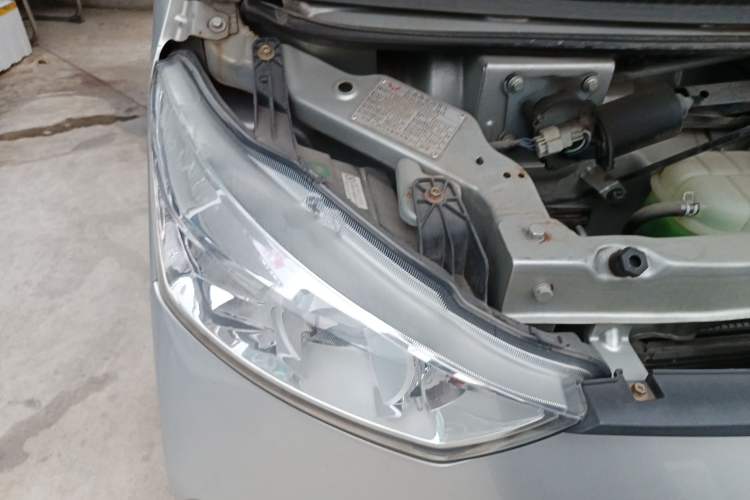 Used Wuling EV50 2020 All-Electric 5-Seater Version Ningde Heated Battery Right Front Headlight