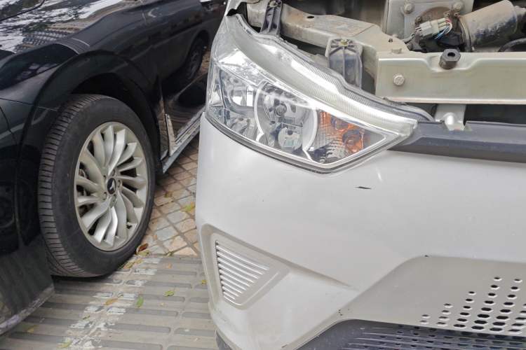 Used Wuling EV50 2020 Pure Electric Van Logistics Vehicle – Penghui Non-Heated Battery Right Front Headlight